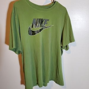 Essential Nike Tshirt XXL